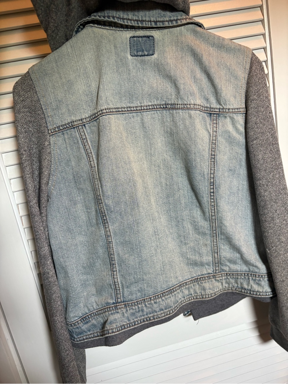 American Eagle Jean Jacket/Sweatshirt Jacket — Size Large - Picture 3 of 8